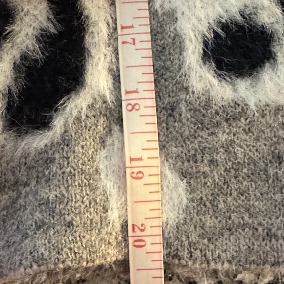 Leopard Print Gray Sweater - Picture 8 of 9